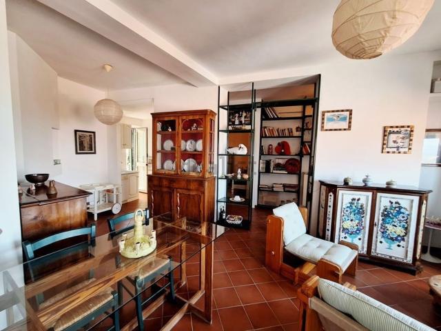 Appartamento in vendita di 141 m² in Via Laurienti, 124