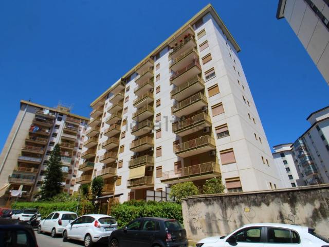 Appartamento in vendita di 141 m² in Via Luigi Zancla, 13