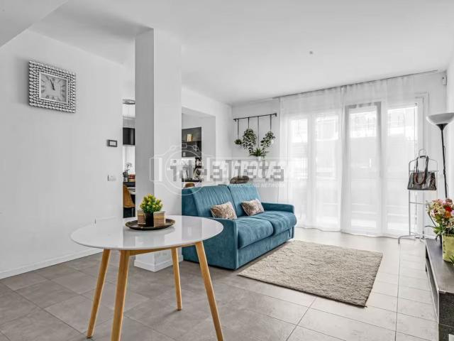 Appartamento in vendita di 141 m² in Via Montanara, 8