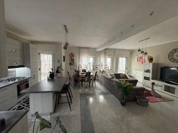 Appartamento in vendita di 141 m² in Via Mario Alicata