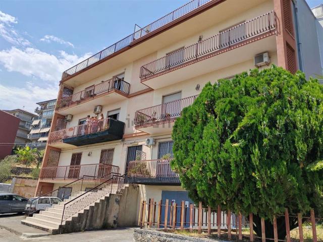 Appartamento in vendita di 141 m² in Via Michelangelo Buonarroti, 3