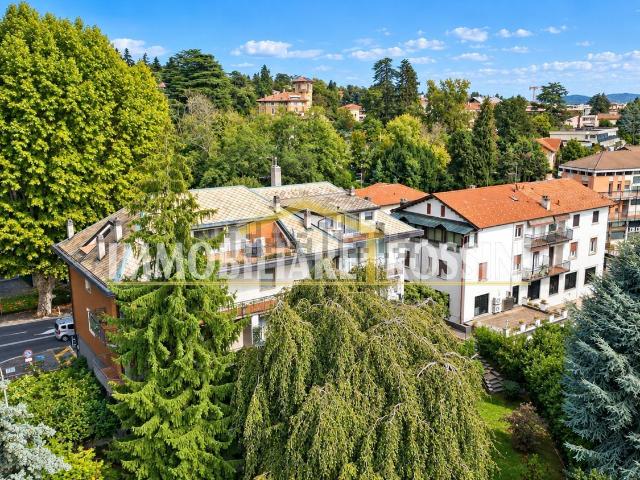Appartamento in vendita di 141 m² in Via Silvestro Sanvito, 111