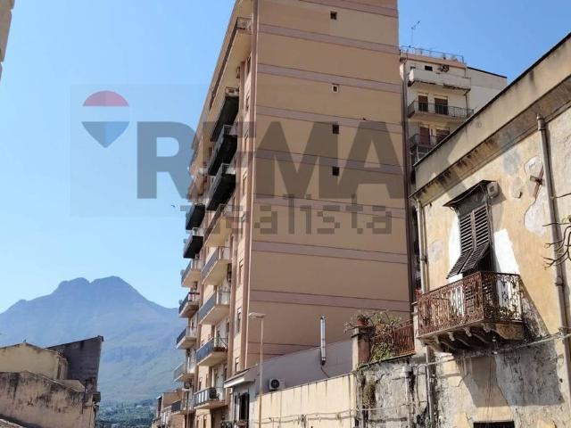 Appartamento in vendita di 141 m² in Via Stesicoro, 242