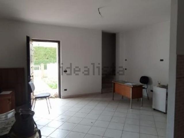 Appartamento in vendita di 141 m² in Via Provinciale per Mocrone