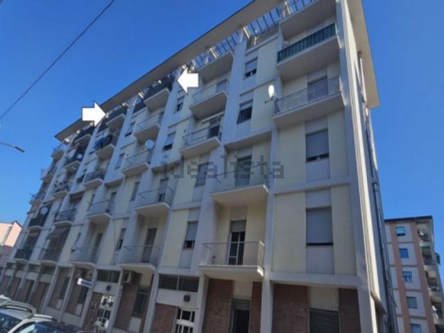 Appartamento in vendita di 141 m² in Via Ugo Foscolo