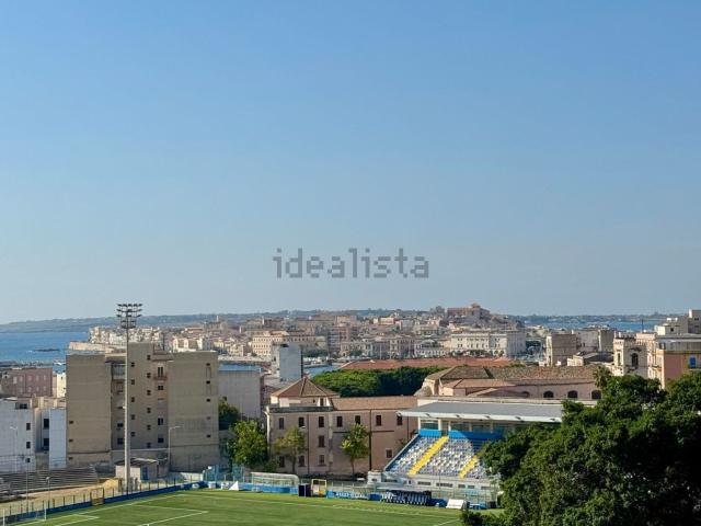 Appartamento in vendita di 141 m² in Viale Teocrito