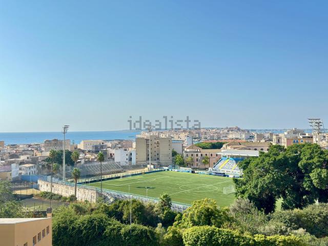 Appartamento in vendita di 141 m² in Viale Teocrito