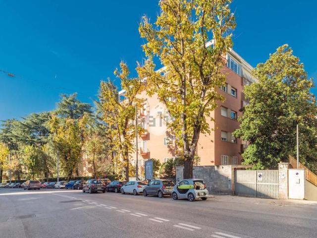 Appartamento in vendita di 141 m² in Viale delle Medaglie d&apos Oro, 285