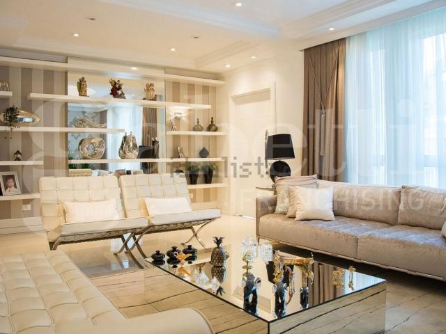 Appartamento in vendita di 141 m² in Strada delle Fornaci