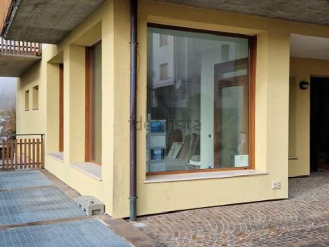 Appartamento in vendita di 1426 m² in Piazza Cesare Battisti