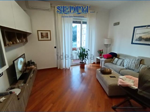 Appartamento in vendita di 142 m² in Via Camillo Finocchiaro Aprile