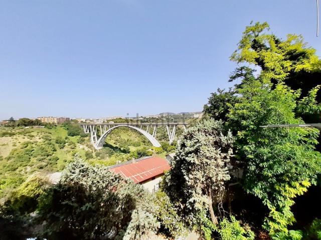 Appartamento in vendita di 142 m² in Via Carlo V