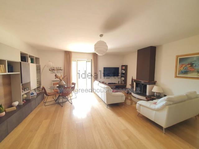 Appartamento in vendita di 142 m² in Via Assunta, 33