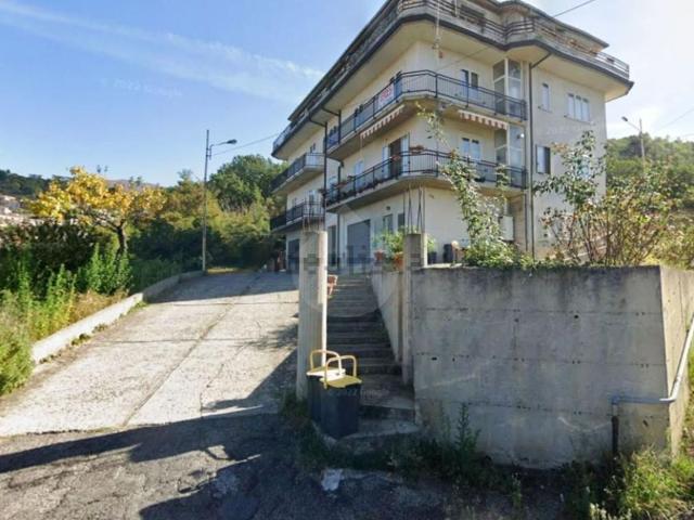 Appartamento in vendita di 142 m² in Via B. Telesio
