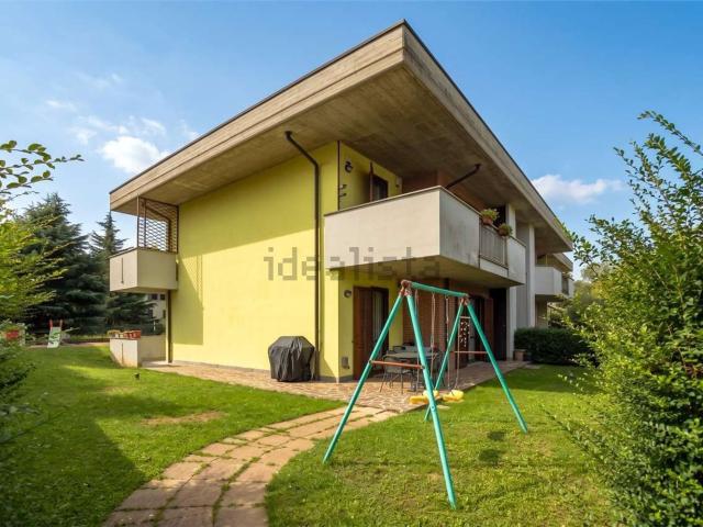 Appartamento in vendita di 142 m² in Via Brianza, 44