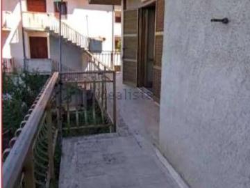 Appartamento in vendita di 142 m² in Via Dante Alighieri