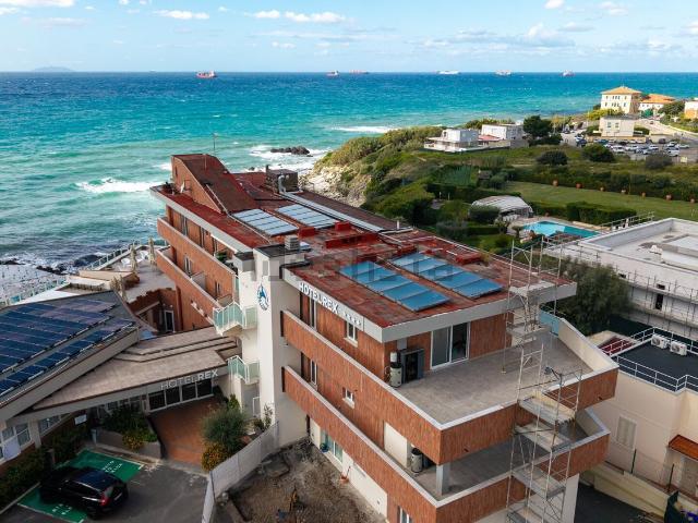 Appartamento in vendita di 142 m² in Via del Littorale, 164