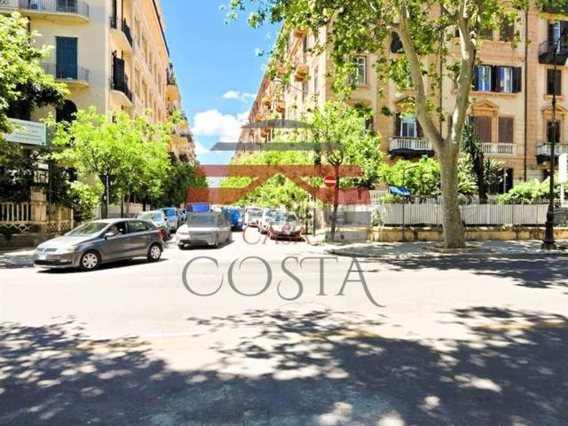 Appartamento in vendita di 142 m² in Via della Libertà, 163