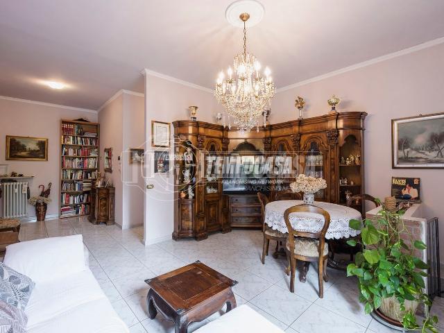 Appartamento in vendita di 142 m² in Via Fratelli Mordacci, 45