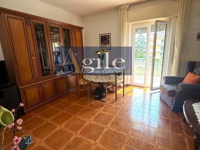 Appartamento in vendita di 142 m² in Via L. Paolucci