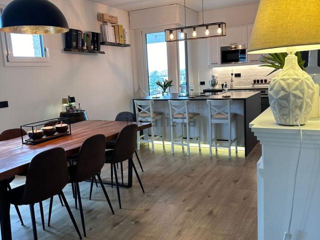 Appartamento in vendita di 142 m² in Via Monte Bianco