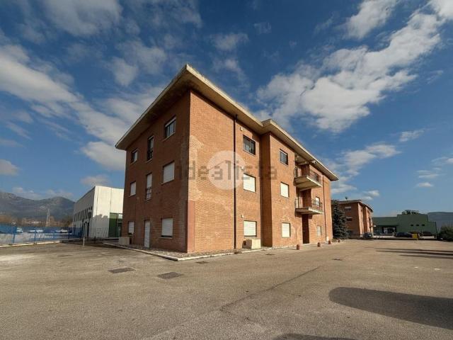 Appartamento in vendita di 142 m² in Via Salaria Antica Ovest, 8