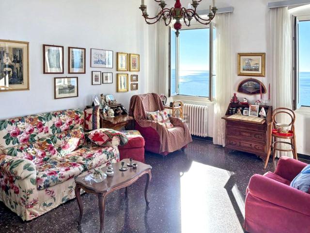 Appartamento in vendita di 142 m² in Via Sant&apos Ilario