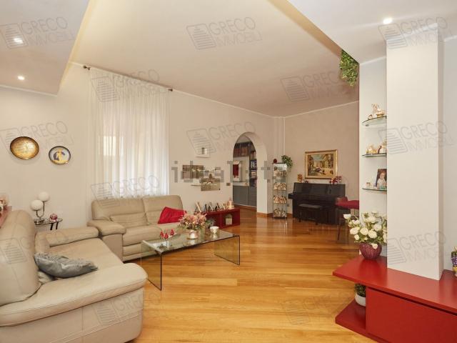 Appartamento in vendita di 142 m² in Via Paulucci di Calboli Fulcieri, 21