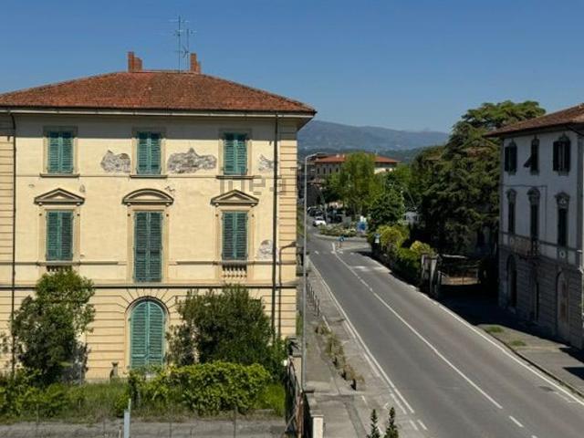 Appartamento in vendita di 142 m² in Via Roma