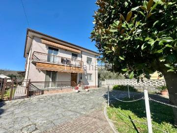 Appartamento in vendita di 142 m² in Via Romagnano, 53