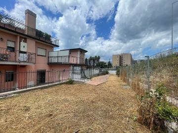 Appartamento in vendita di 142 m² in Via Raffaele Schiavone, 10