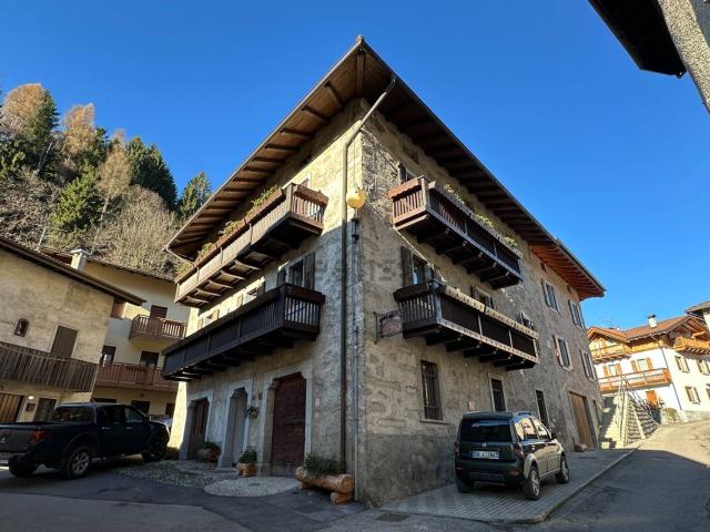 Appartamento in vendita di 142 m² in Piazza Centrale, 53
