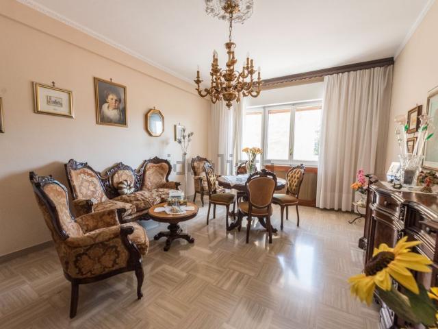 Appartamento in vendita di 142 m² in Piazza Luigi Pierangeli