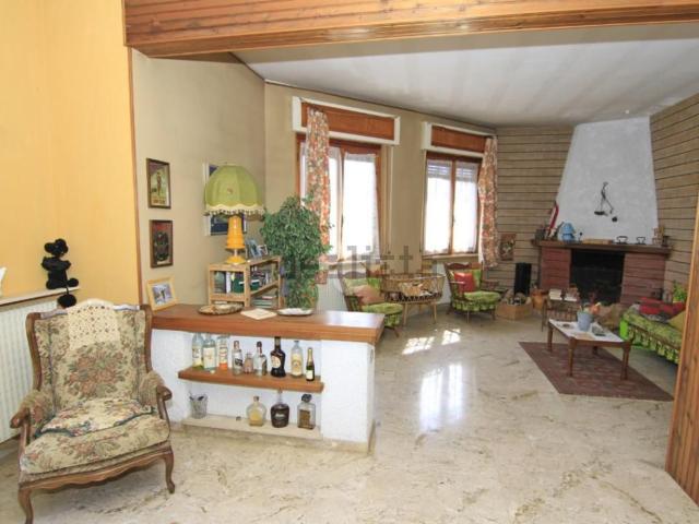 Appartamento in vendita di 142 m² in Piazza Repubblica, 10