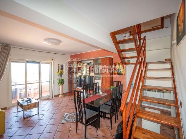Appartamento in vendita di 142 m² in Strada Provinciale 45, 235
