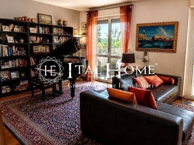Appartamento in vendita di 143 m² in Via Carlo Perini