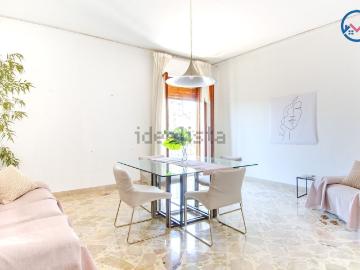 Appartamento in vendita di 143 m² in Via Ammiraglio Rizzo, 57