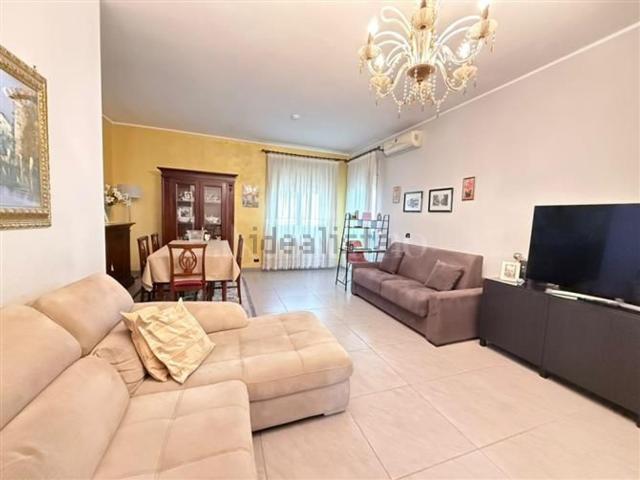 Appartamento in vendita di 143 m² in Via Antonio Locatelli