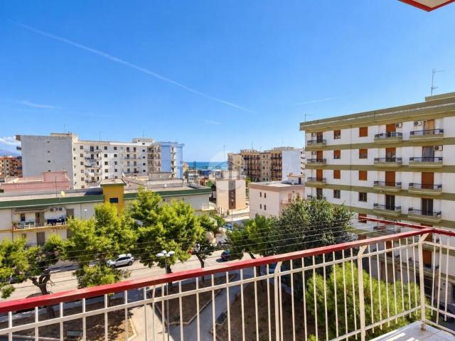 Appartamento in vendita di 143 m² in Via Giacomo Leopardi, 6