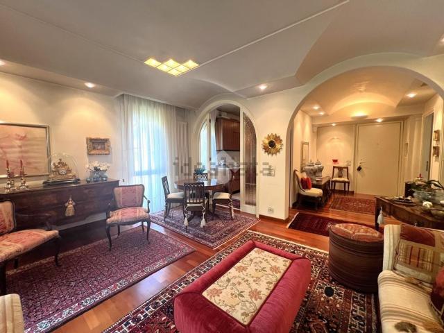 Appartamento in vendita di 143 m² in Via Granatieri di Sardegna