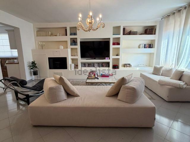 Appartamento in vendita di 143 m² in Via Dante