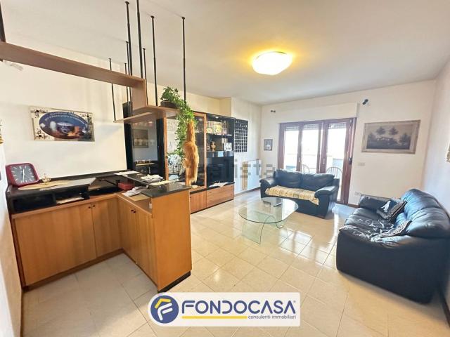 Appartamento in vendita di 143 m² in Via delle Campanule, 13