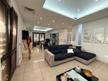 Appartamento in vendita di 143 m² in Via Eduardo Nicolardi