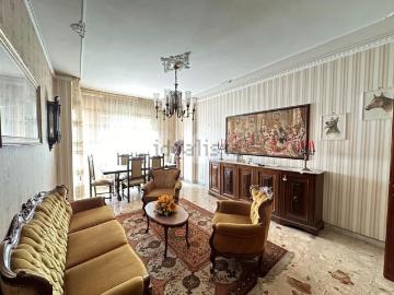 Appartamento in vendita di 143 m² in Via Francesco Ferlaino, 2