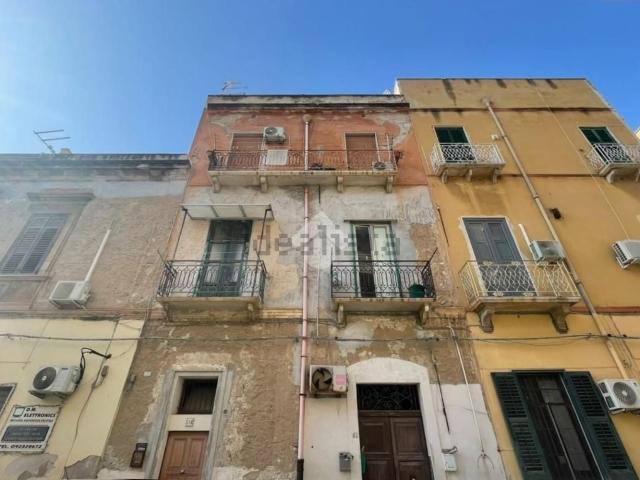 Appartamento in vendita di 143 m² in Via Livio Bassi, 61