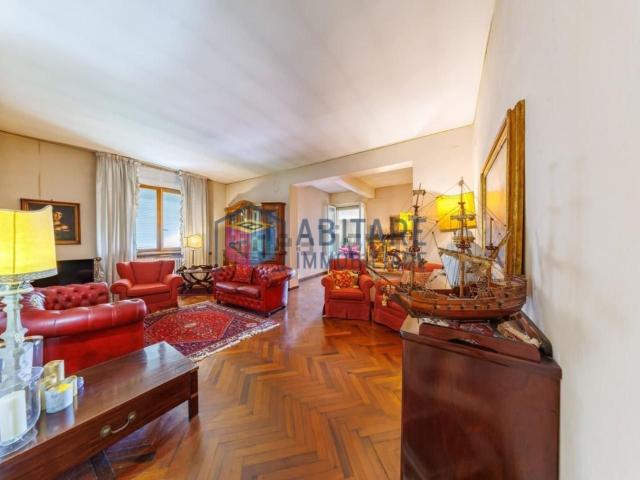 Appartamento in vendita di 143 m² in Via Montebello