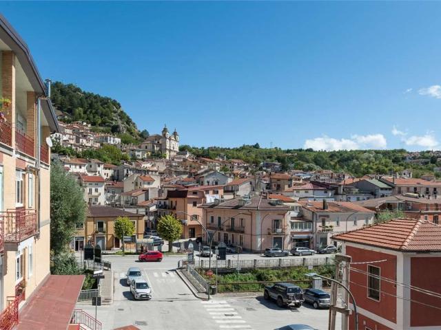 Appartamento in vendita di 143 m² in Via Sangro, 28