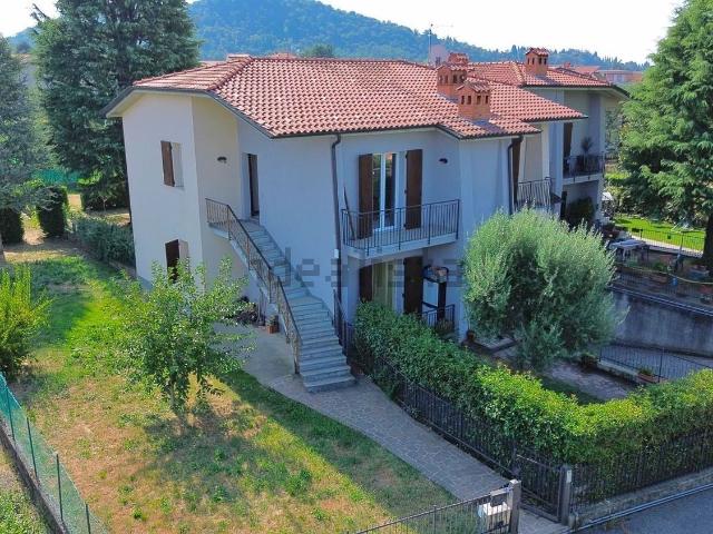 Appartamento in vendita di 143 m² in Via Papa Giovanni XXIII, 25