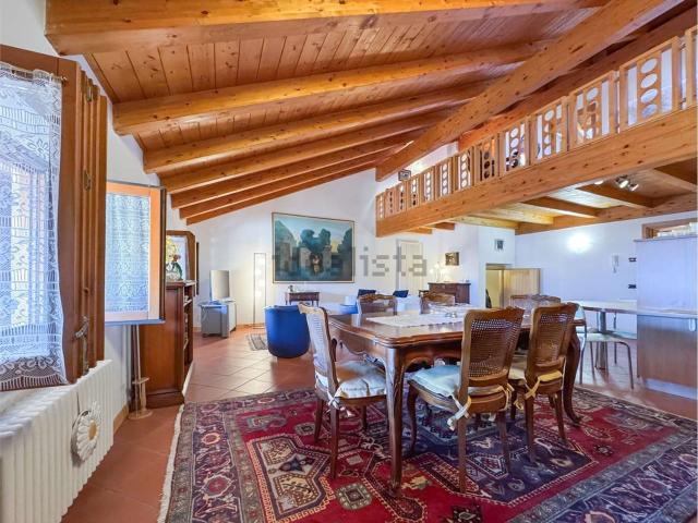Appartamento in vendita di 143 m² in Via Peller, 9
