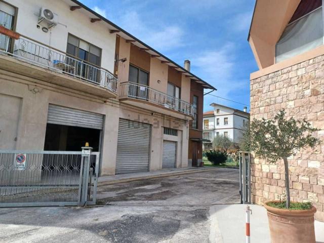 Appartamento in vendita di 143 m² in Via Picena